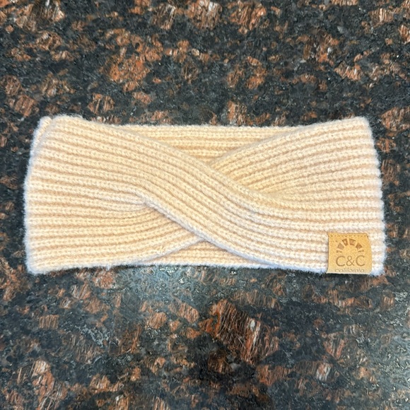 C&C California soft pink winter head band and matching gloves. - Picture 3 of 5